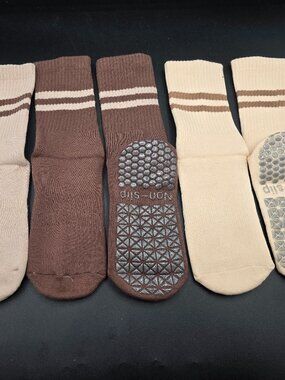 Yoga Pilates Grip Socks – Non-Slip Crew Socks – NEW